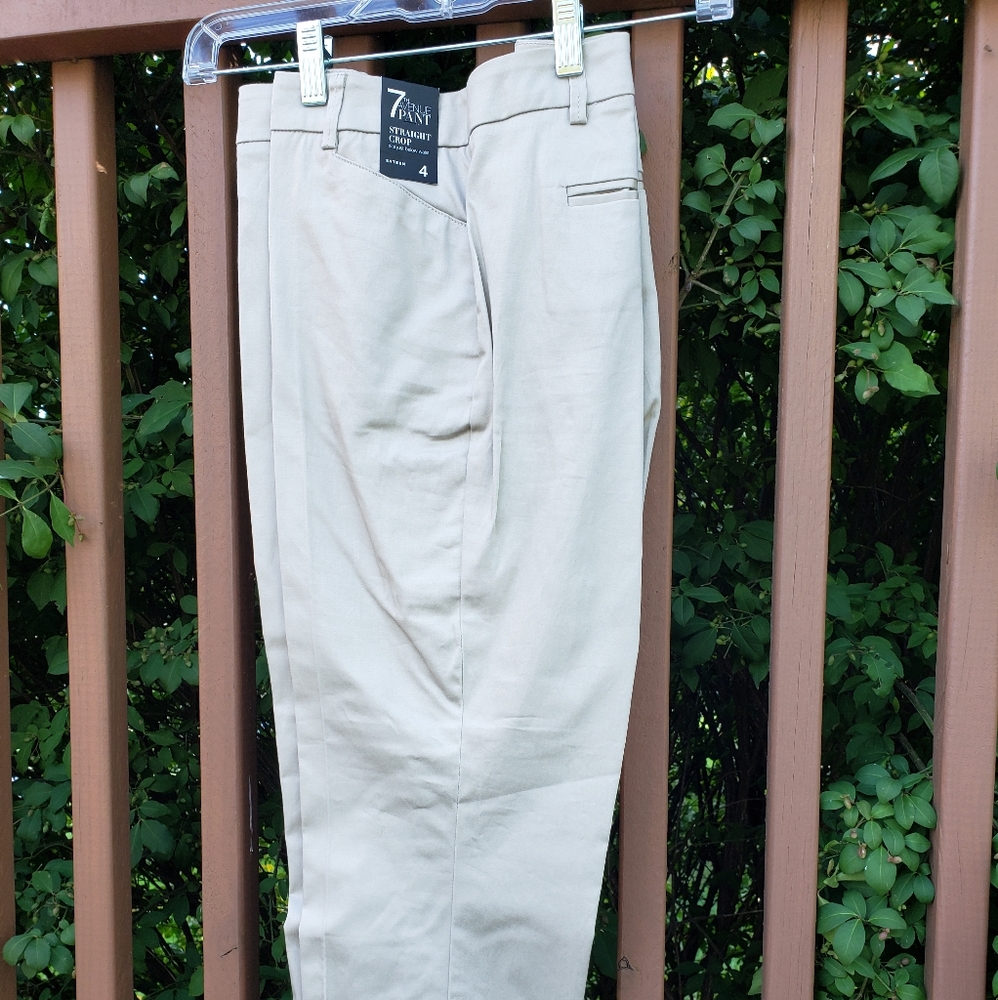Kakhi colored capris